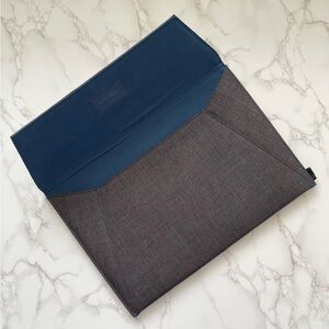 Incase - Envelope Sleeve in Woolenex fits MacBooks, laptops, tablets- gray/blue